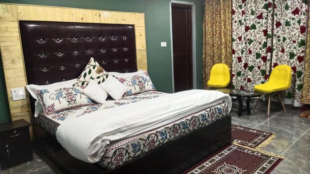 Hotel Seven Pahalgām Buitenkant foto